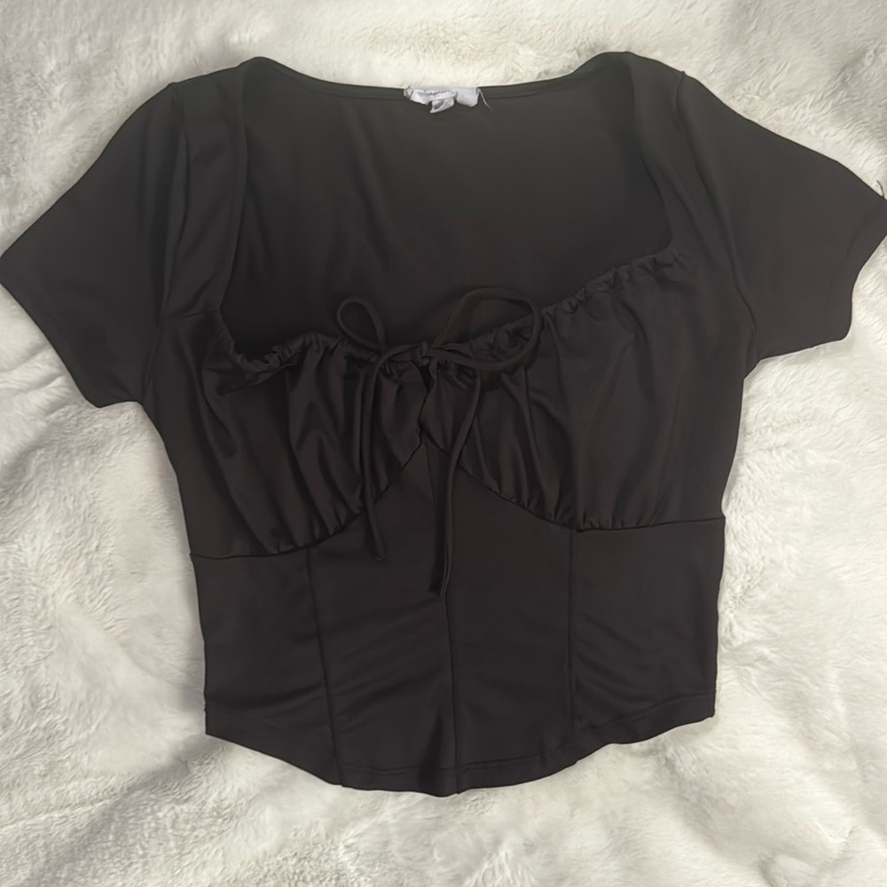 Black short-Sleeved top
